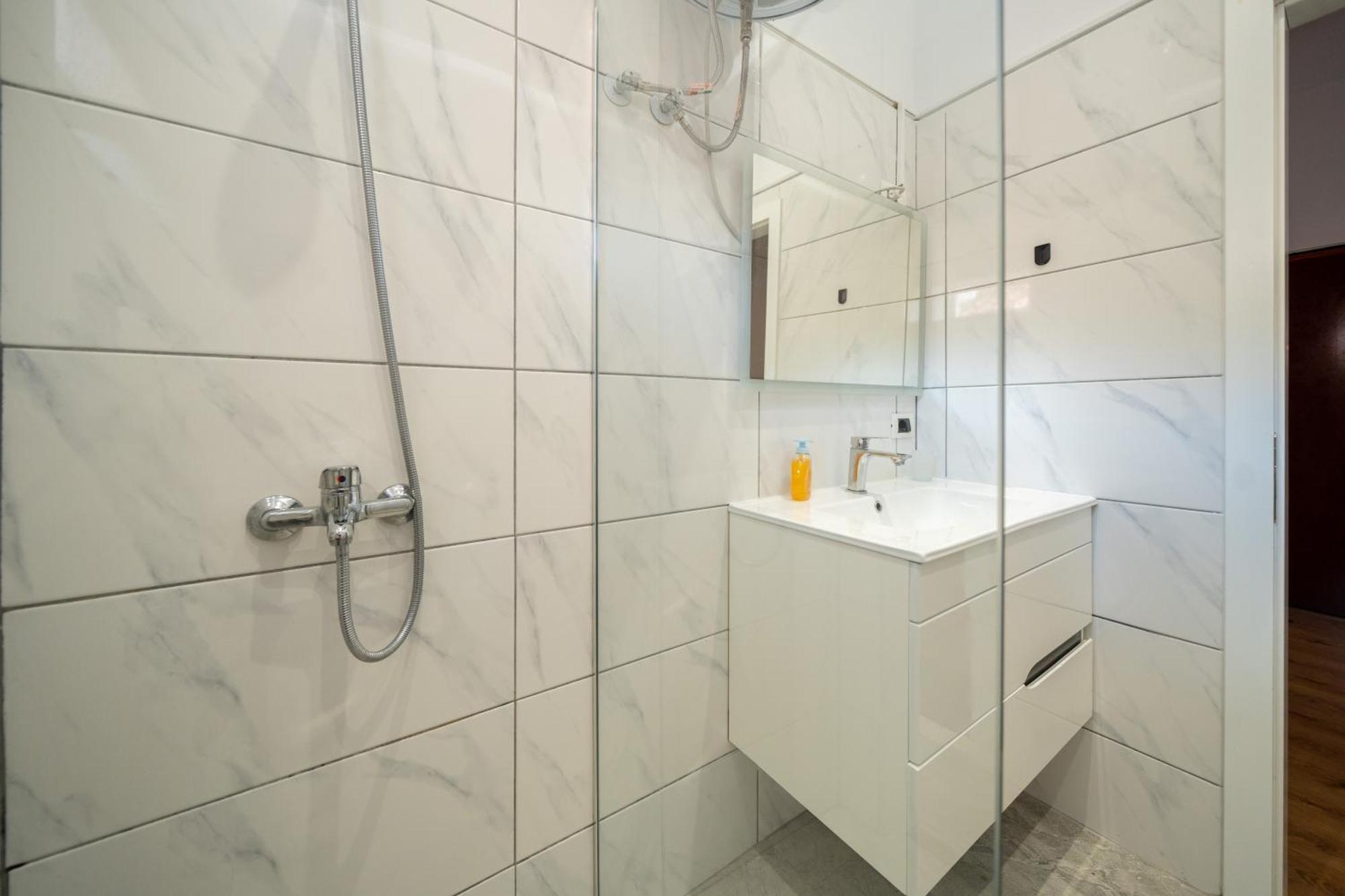 Colorful Comfy Condo Central טיראנה מראה חיצוני תמונה
