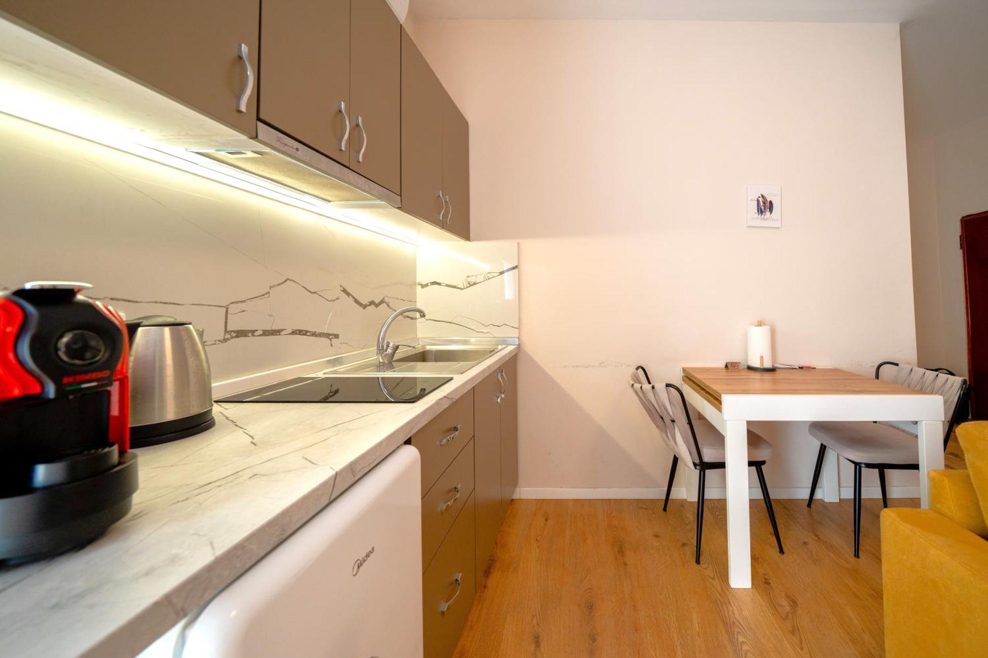 Colorful Comfy Condo Central טיראנה מראה חיצוני תמונה
